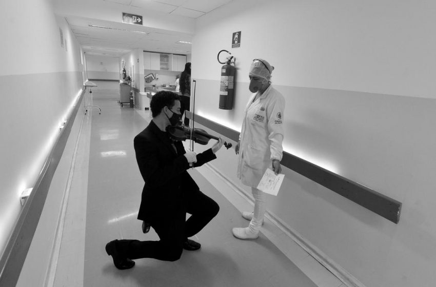  Pacientes são recebidos com música em hospitais de Osasco