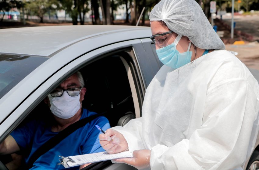  Prefeitura de Carapicuíba realiza drive-thru para testagem de coronavírus