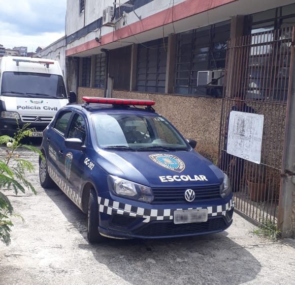 Dois indivíduos são detidos em supermercado na cidade de Carapicuíba