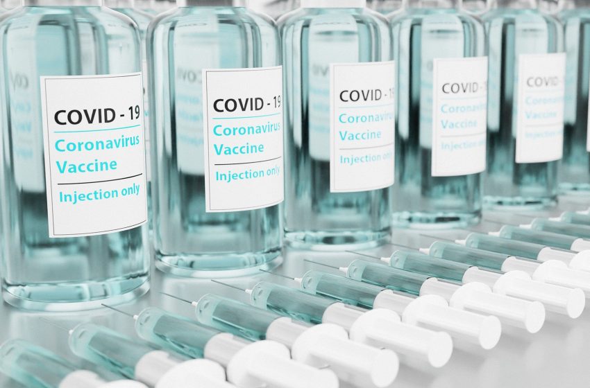  Após lei da Alesp, governo apura 160 casos de fura-fila da vacina