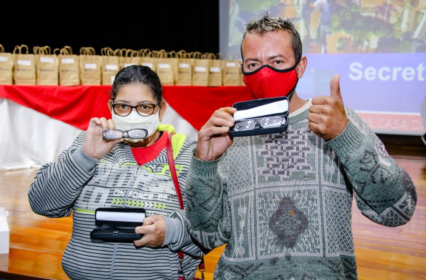  Santana de Parnaíba entrega óculos gratuitamente a população