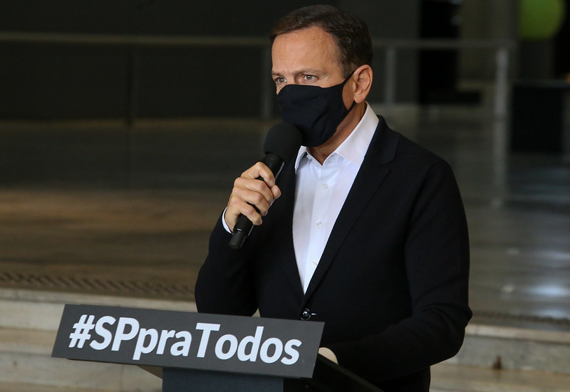  Governo de SP anuncia que máscaras deixam de ser obrigatórias a partir de 11/12