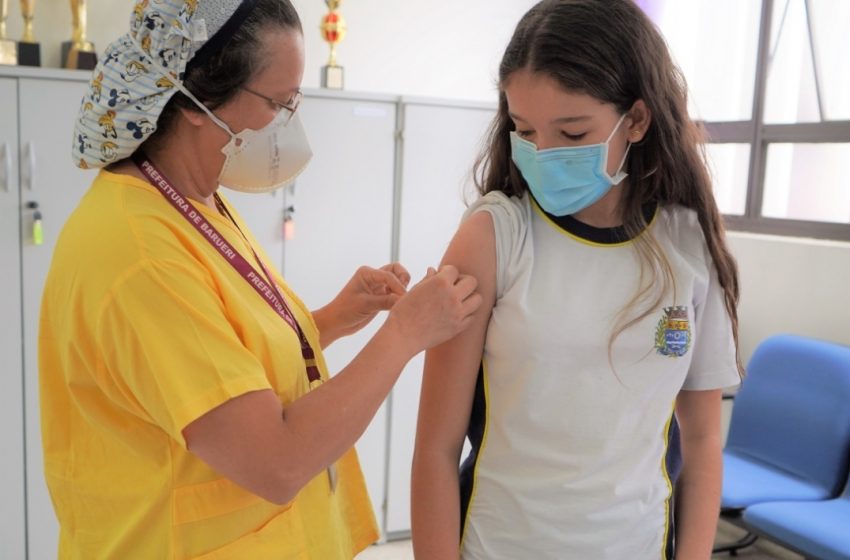  Saúde vai às escolas vacinar estudantes da rede de Barueri