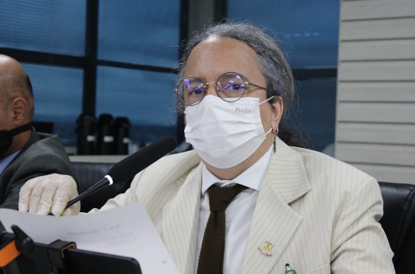  Ladenilson quer distribuição de máscaras descartáveis nas escolas municipais