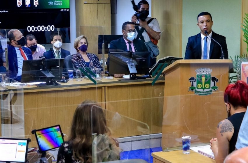  Rogério Lins recebe demandas dos vereadores