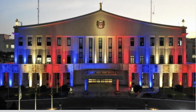  Palácio dos Bandeirantes ilumina fachada em homenagem à rainha Elizabeth II