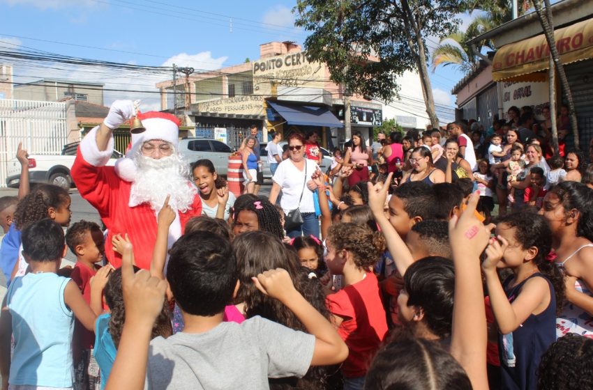  Ong Sos Brasil entregou centenas de brinquedos às crianças de Carapicuíba
