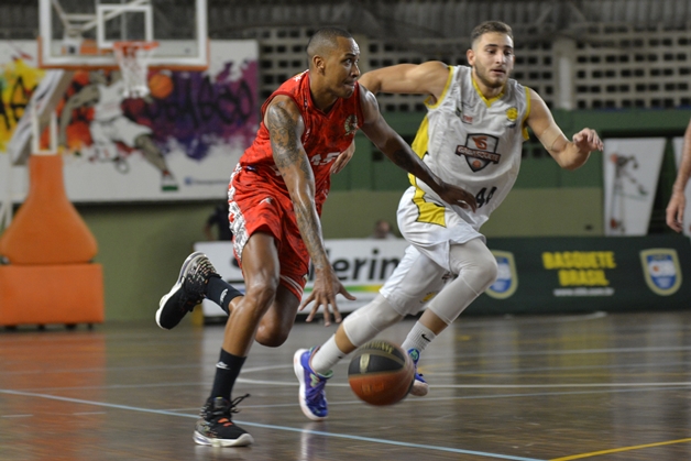  De olho no Brasileiro, Basket Osasco renova com dois atletas e reforça comissão técnica