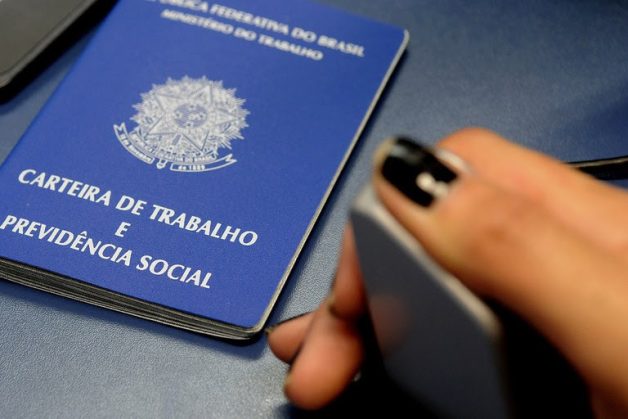  Brasil registrou 1.874.226 pessoas empregadas com carteira assinada agora em 2023