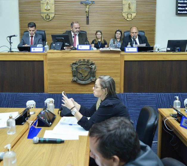  Câmara aprova Projeto de Lei que altera plantão de profissionais da saúde