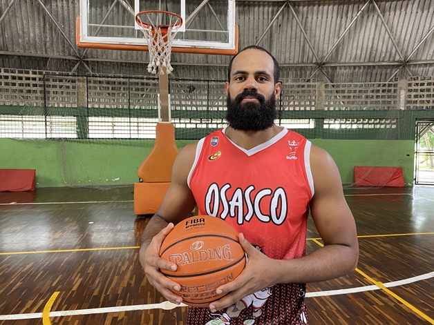  Basket Osasco acerta retorno do pivô Tom