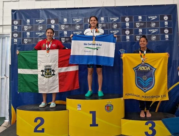  Osasquenses conquistam medalhas em provas de natação em São Caetano