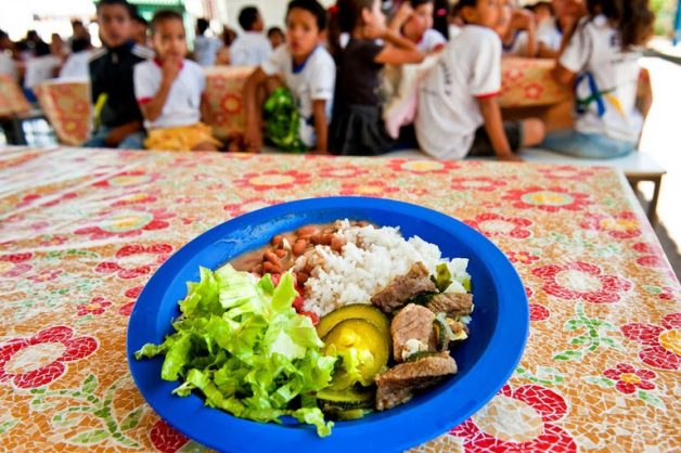  Governo Federal repassa R＄ 2,5 bilhões em seis meses para alimentação escolar