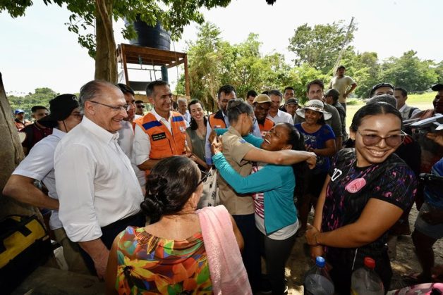 Comitiva federal visitou comunidades, ouviu moradores e autoridades locais e garantiu que não faltarão recursos e ações para minimizar prejuízos. Foto: Cadu Gomes / VPR
