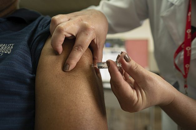  Campanha de vacinação contra gripe em SP começa nesta segunda (25)
