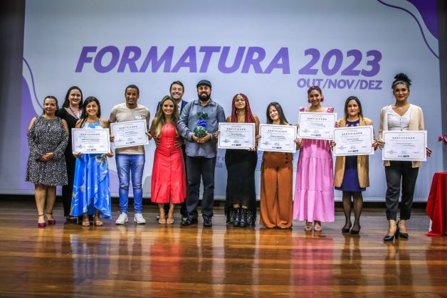 Secretaria da Mulher e da Família de Santana de Parnaíba entrega mais de 700 certificados de cursos profissionalizantes