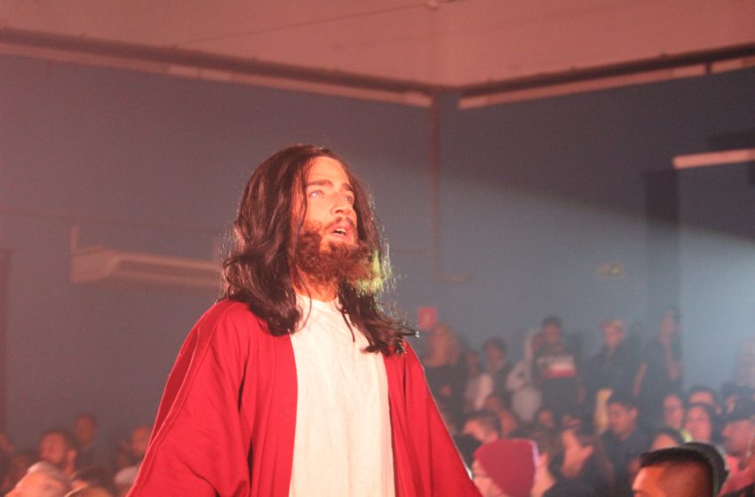  Paixão de Cristo: espetáculo ocorre nos dias 29 e 30 no Teatro Municipal de Jandira