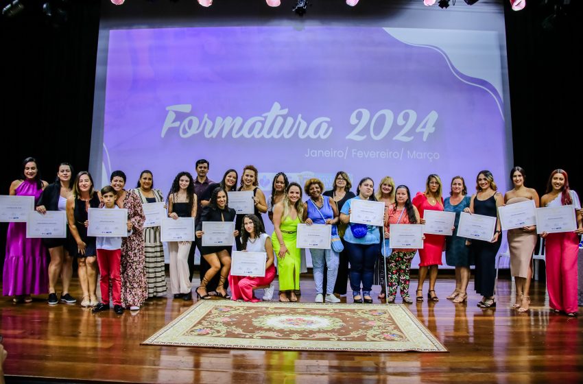  Secretaria da Mulher e da Família de Santana de Parnaíba entrega mais de 400 certificados de cursos profissionalizantes