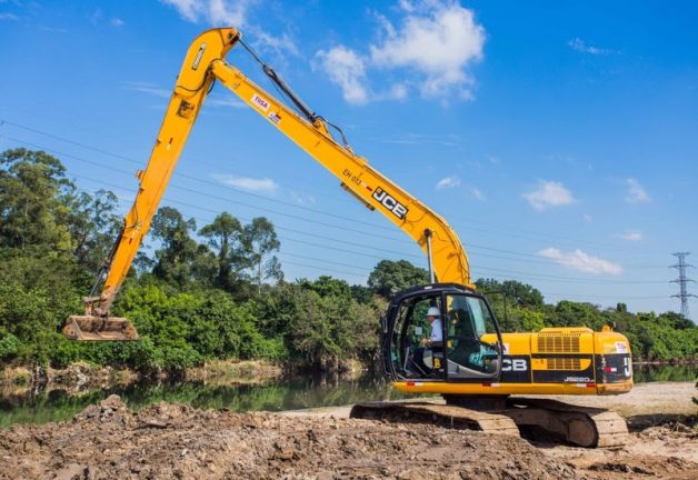 Governo de SP faz a maior retirada de resíduos dos rios Tietê e Pinheiros desde 2015