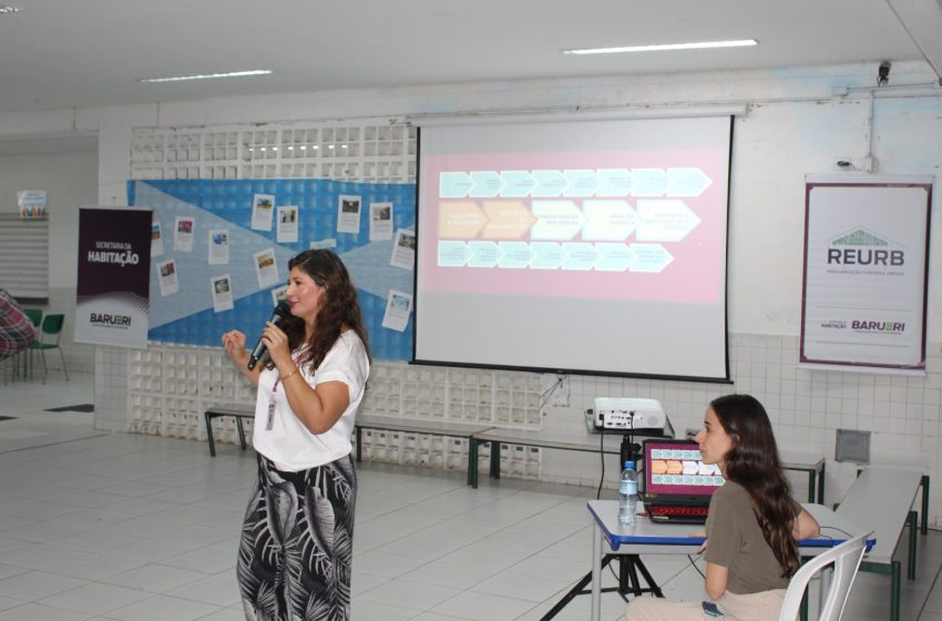  Barueri entrega termos de quitação a moradores do Conjunto Habitacional Aníbal Correia na segunda, 20
