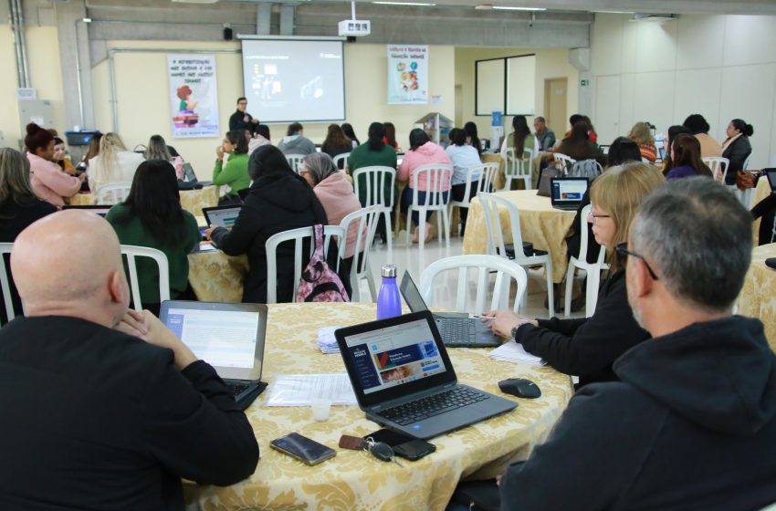  Santana de Parnaíba apresenta funcionamento da Plataforma Educação Modelo