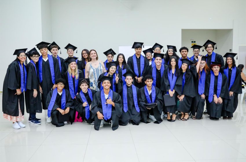  Etecs formam 240 técnicos para atuação em importantes áreas do mercado em Santana de Parnaíba