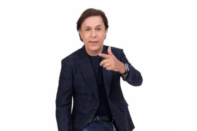  Tom Cavalcante chega com seu show em Osasco