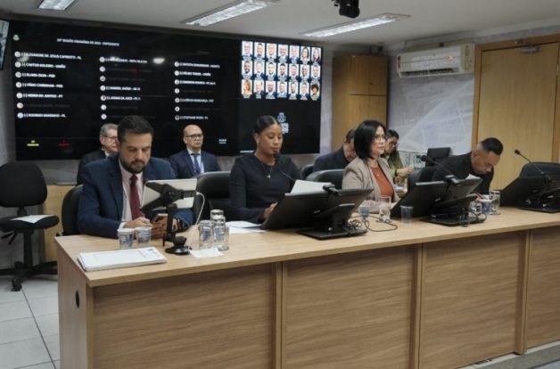  Câmara de Osasco aprova projetos sobre educação, meio ambiente e proteção familiar