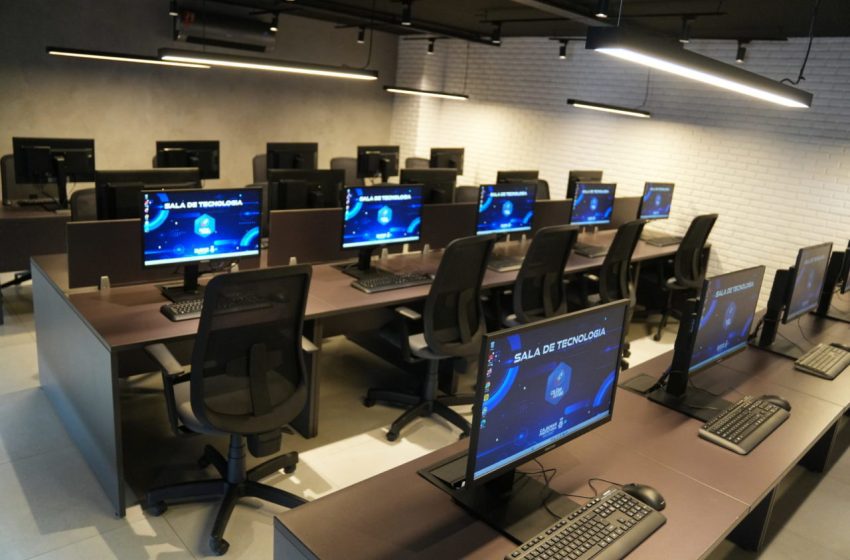 Cajamar inaugura 10ª Sala de Tecnologia na EMEB Antônio Pinto de Campos