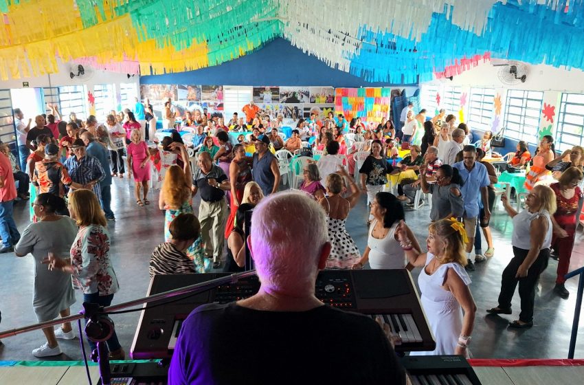  Sábado (11/10) é dia de Baile da Melhor Idade em Caucaia do Alto