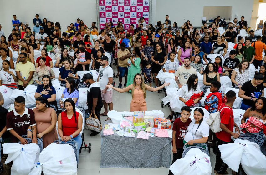  Santana de Parnaiba contempla 200 mamães com o kit Mãe Parnaibana