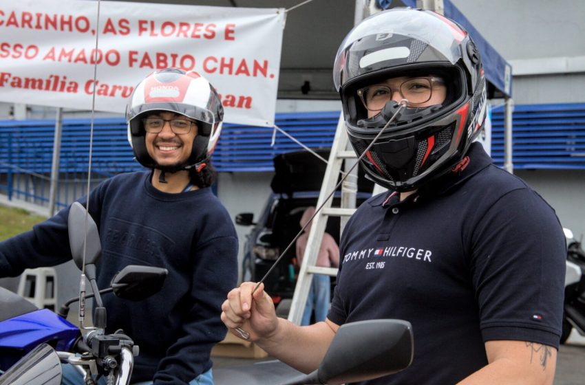  Centenas de antenas corta-pipa foram distribuídas em ação de conscientização