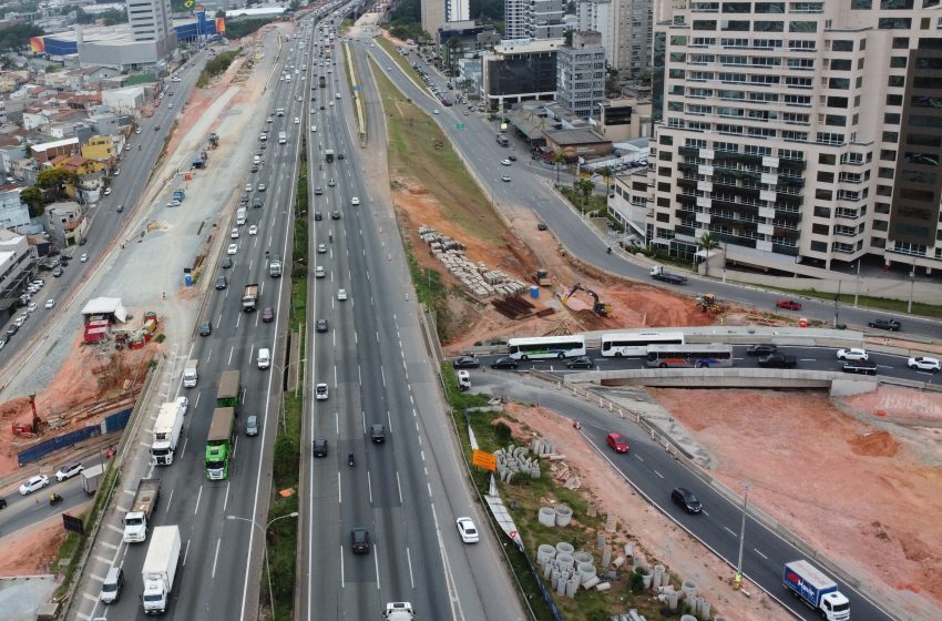 ViaOeste libera fluxo no viaduto do Trevo de Barueri-SP
