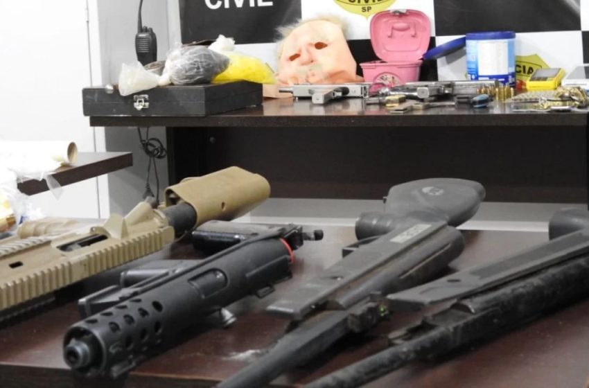  Operação desmantela fábrica de armas e prende suspeitos em duas cidades