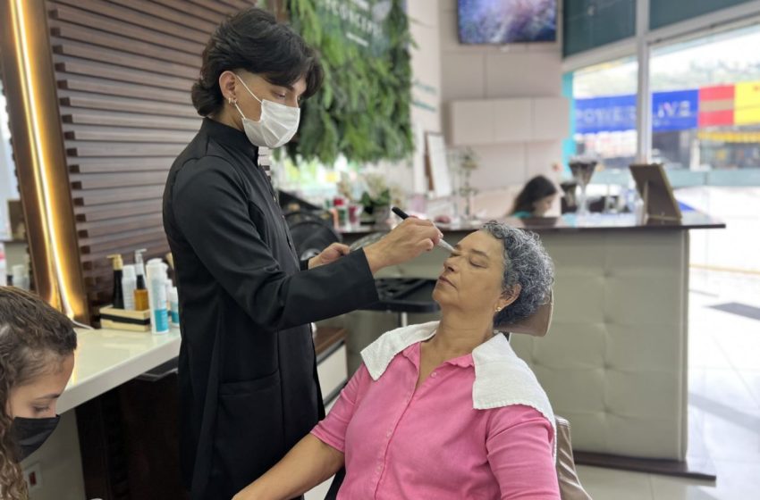  Cajamar realiza homenagem as mulheres que enfrentam e também enfrentaram o câncer de mama