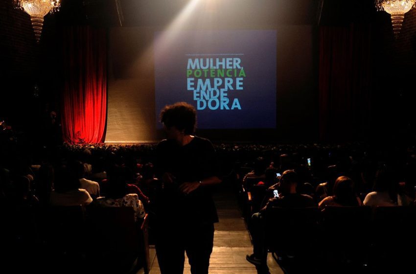  Meninas em cargos de liderança: projeto empodera e inspira futuras líderes