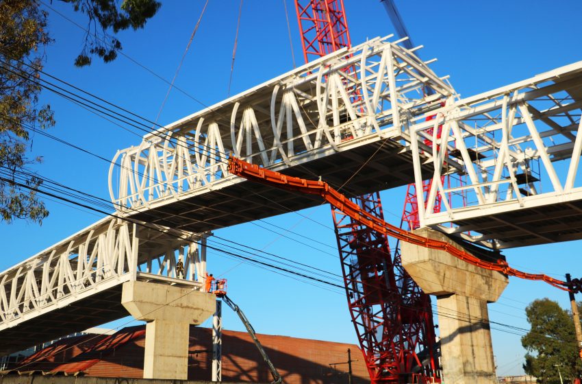  Prefeitura de Carapicuíba e Governo do Estado instalam módulas da Passarela do Centro