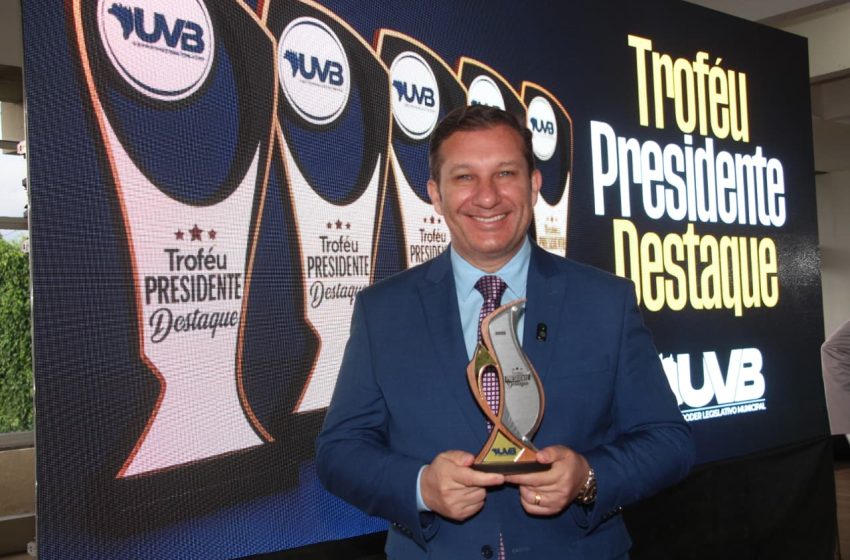  Presidente Wilson Zuffa recebe prêmio de reconhecimento por atuação legislativa