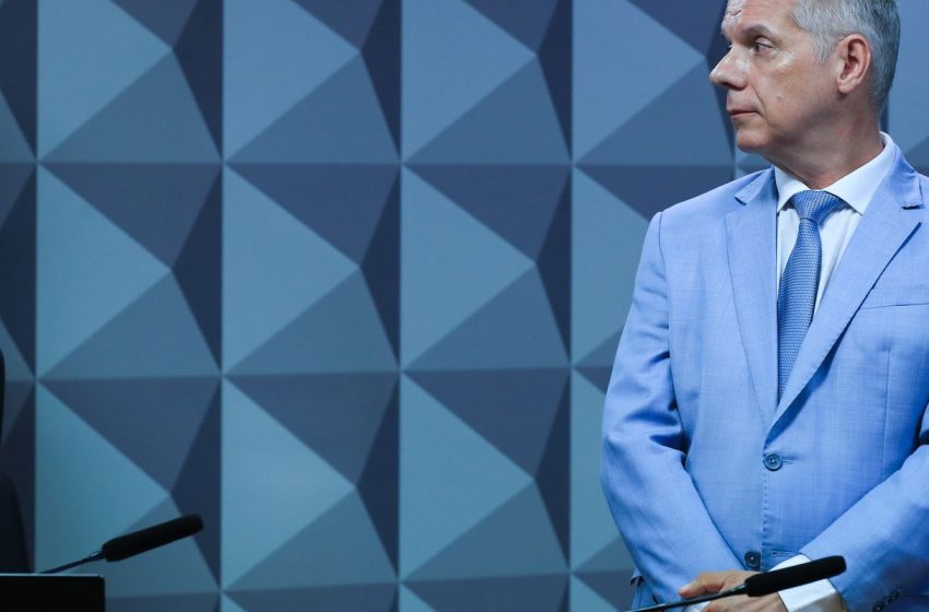  Pf aponta ex-presidente do inss por receber propina milionária