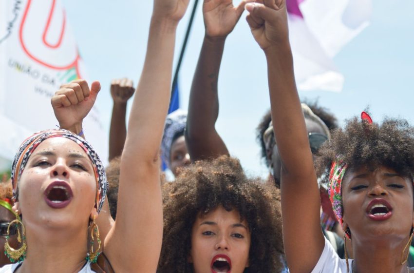 Marcha das mulheres negras reúne milhares em brasília por justiça social