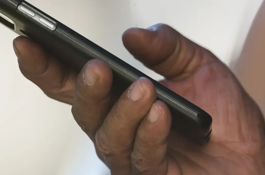  Operação rastreio: polícia mira esquema de desbloqueio e prende centenas