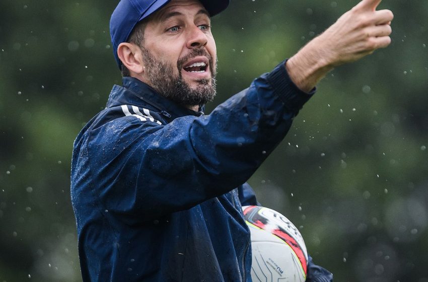  Internacional anuncia Paulo Pezzolano como novo técnico até 2026
