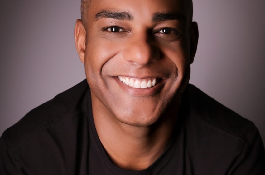  Robson Jesus relata em livro histórias de sua jornada por 196 países