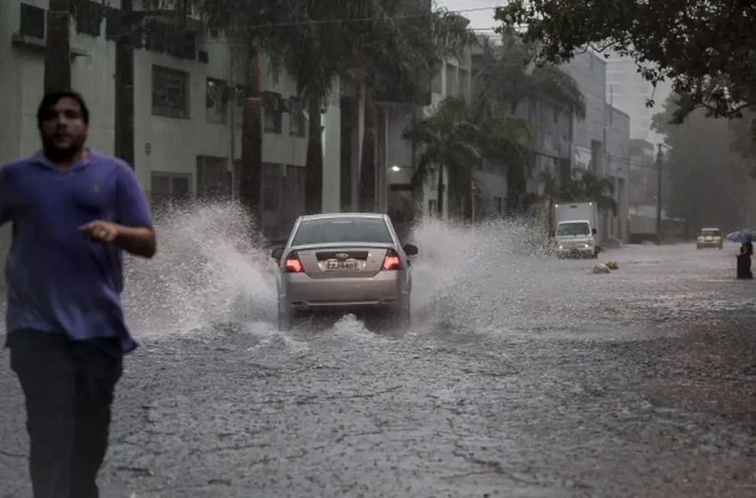  São paulo em alerta: chuvas intensas e riscos de tempestade à vista