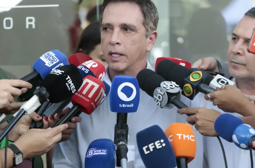  Bolsonaro deve ter alta nesta quinta e retornar à cela da PF