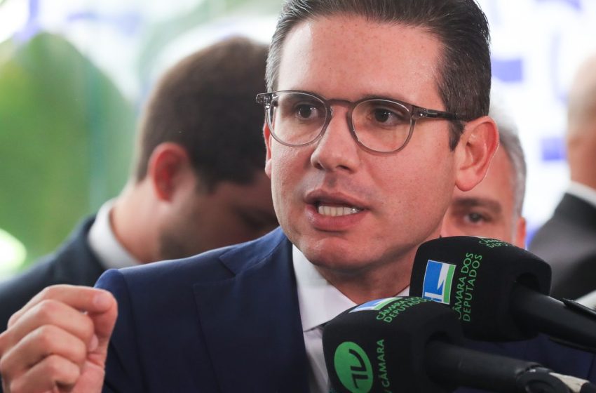  Presidente da câmara defende servidora investigada por emendas parlamentares