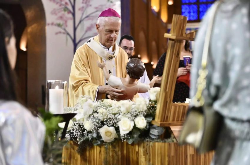  Milhares de Fiéis marcam presença na Vigília de natal em Aparecida