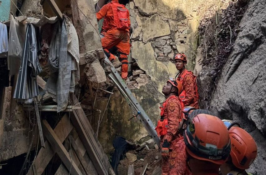  Casarão desaba no Catete, Rio, e deixa dezessete feridos