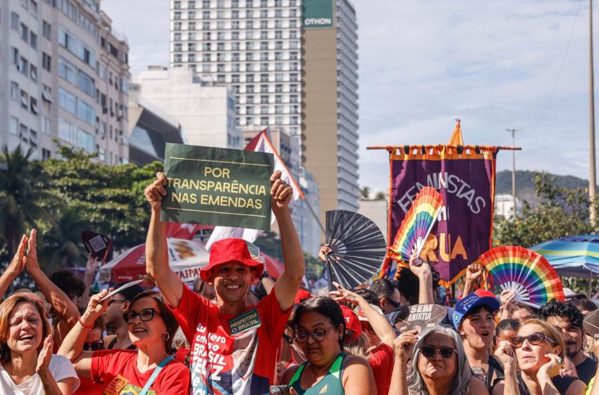  Manifestantes em capitais protestam contra o PL da Dosimetria