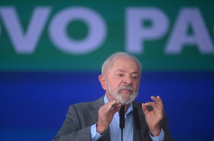  Lula é internado para cirurgia de catarata em Brasília